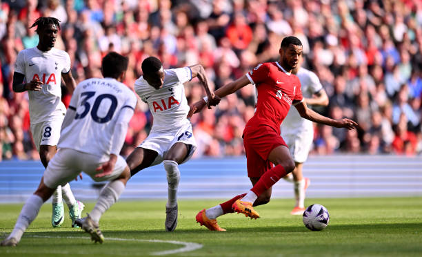 还体现在他 还体现在他