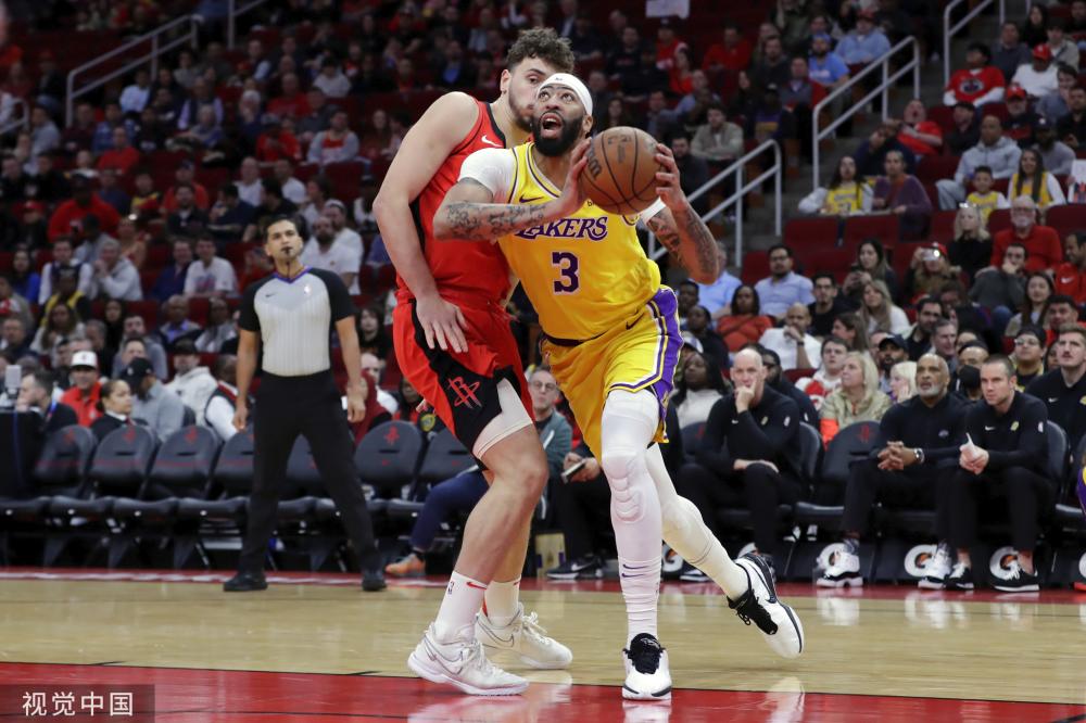 现出了强烈 现出了强烈